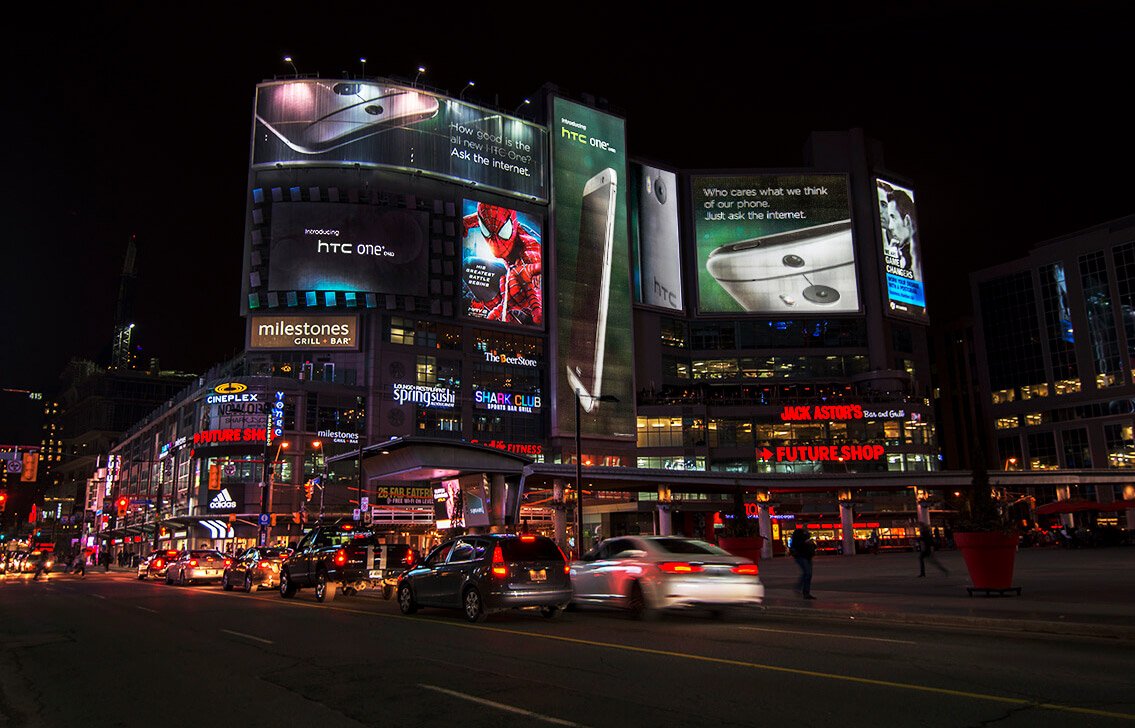 10Dundas1-HTC-Dom-Night-041014